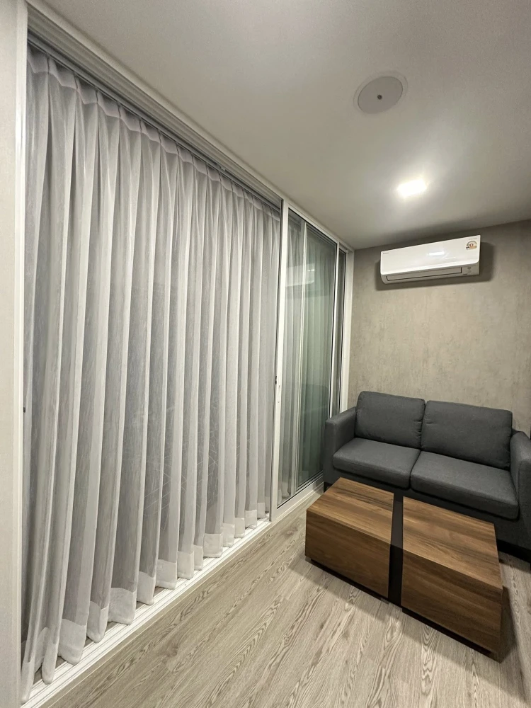 For rent: Kave Town Island, view of the pool, same building as the juristic person and the parcel room, decorated with quality marble built-ins, reser