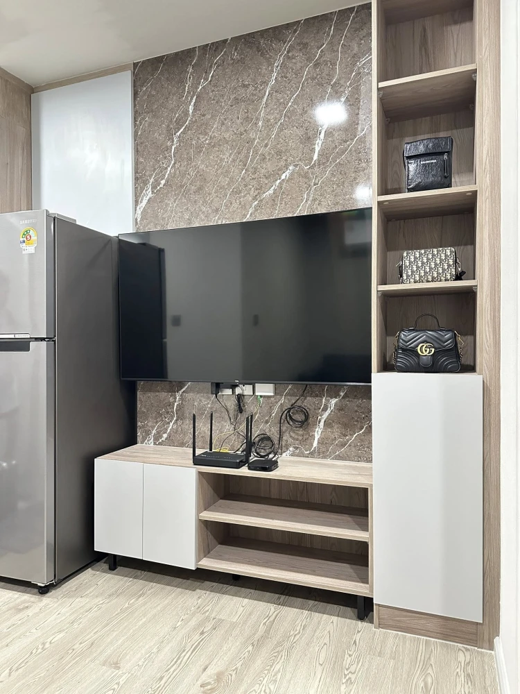 For rent: Kave Town Island, view of the pool, same building as the juristic person and the parcel room, decorated with quality marble built-ins, reser