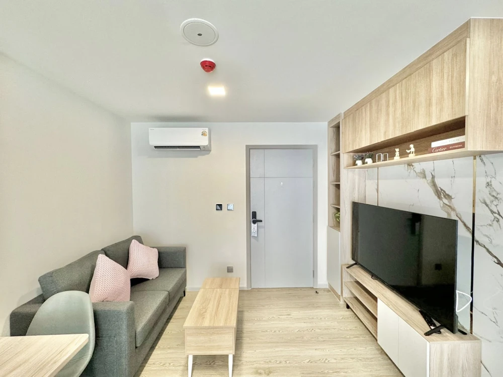 For rent: Kave Town Island, beautifully decorated room, 5th floor, pool view, separate kitchen. If you don't book, you'll regret it later, I'm telling