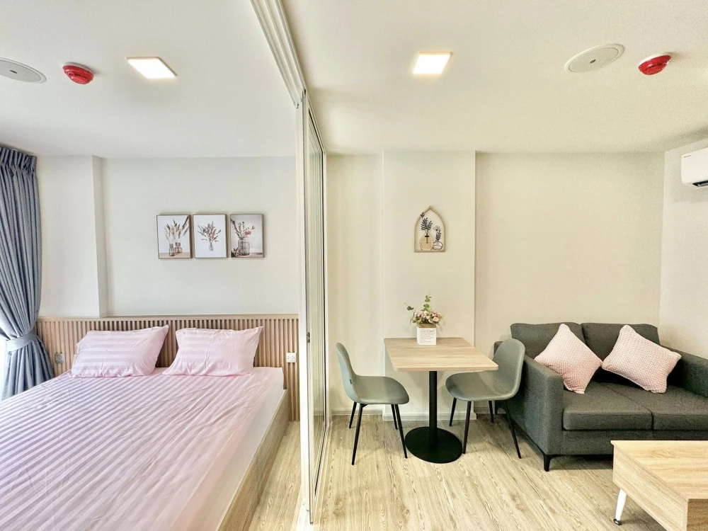 For rent: Kave Town Island, beautifully decorated room, 5th floor, pool view, separate kitchen. If you don't book, you'll regret it later, I'm telling