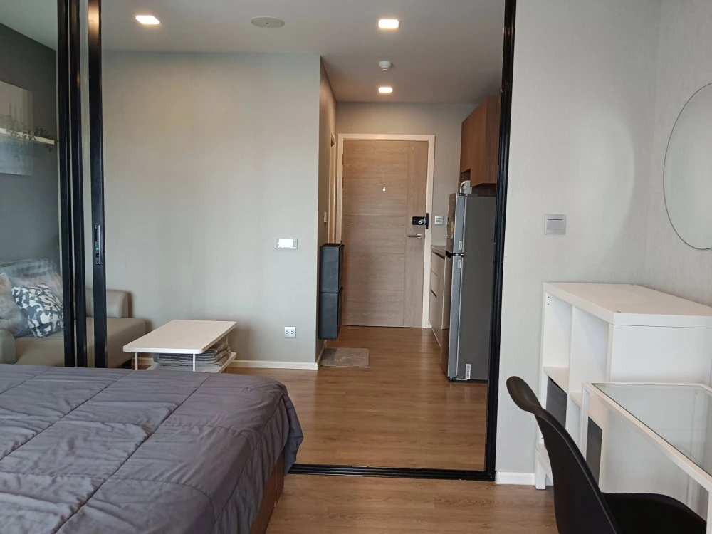 For rent: Kave Town Shift, 4th floor, fully furnished room, ready to move in. If interested, hurry and reserve now before it's gone.