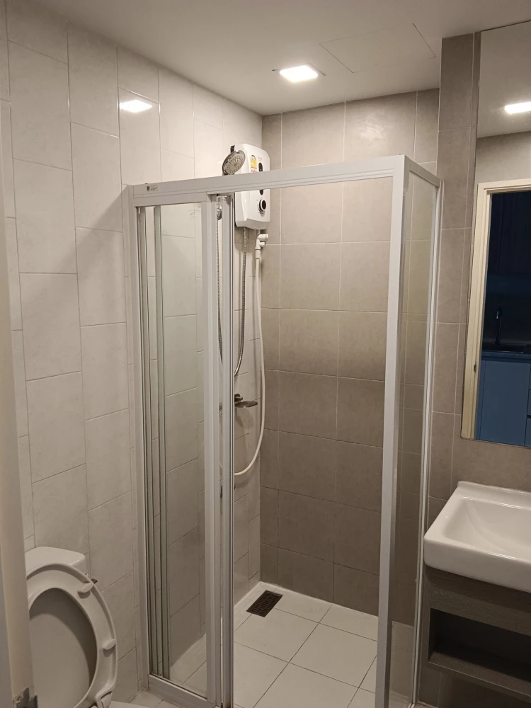 For rent: Kave Town Shift, 4th floor, fully furnished room, ready to move in. If interested, hurry and reserve now before it's gone.