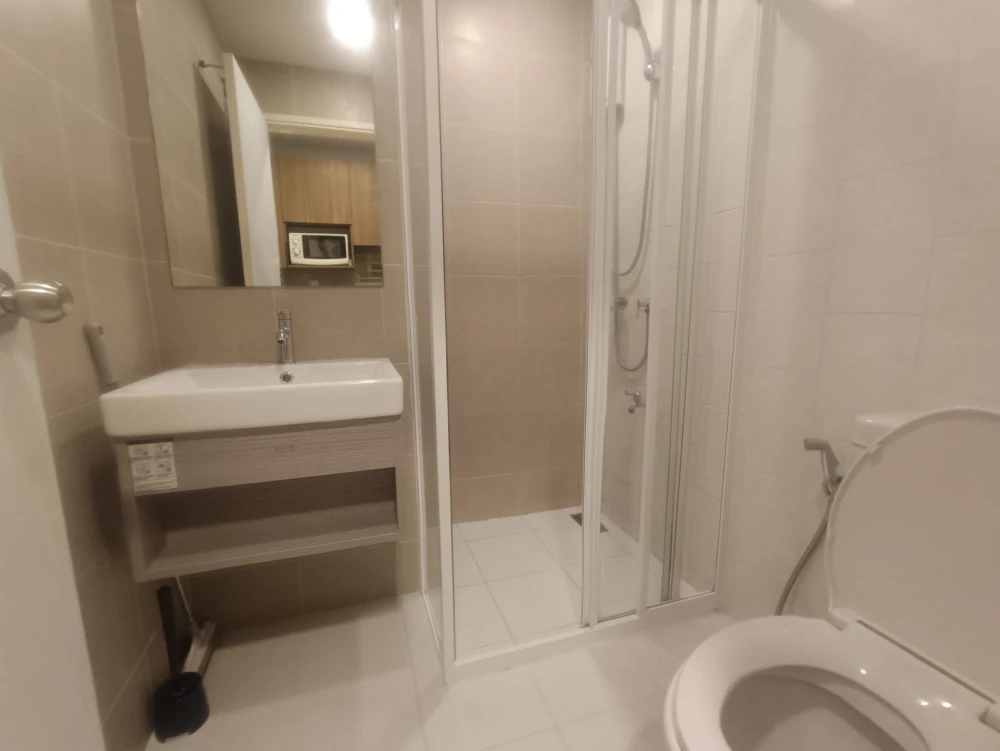 For rent: Kave Town Shift, comes with a complete set of electrical appliances, pool view. You will regret it if you miss it.
