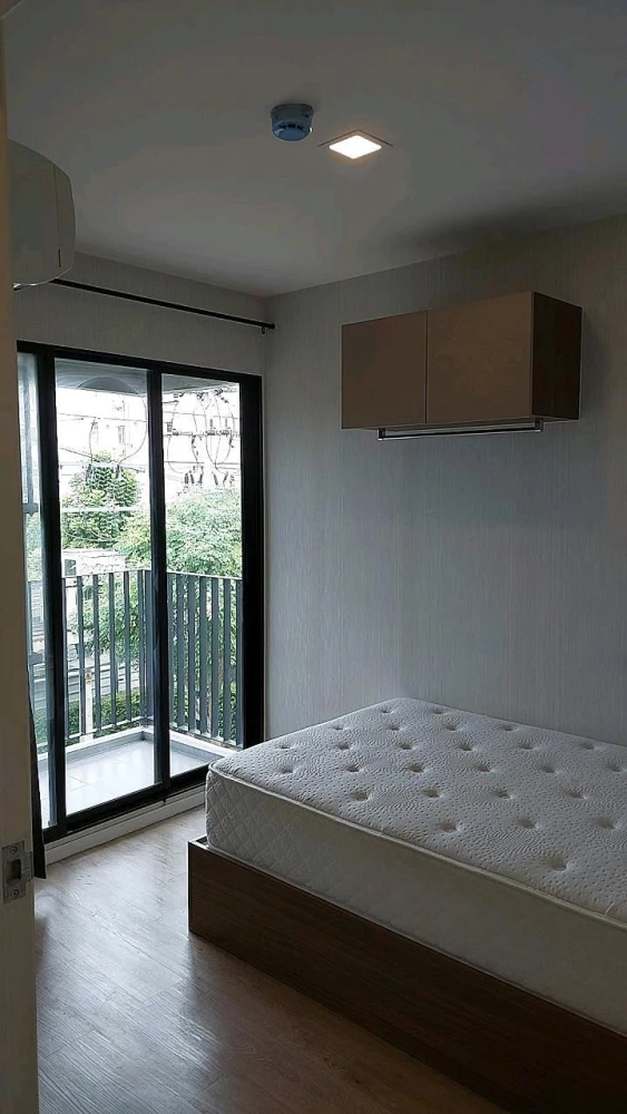 For rent: Kave Town Space, 3rd floor, corner unit, fully furnished, very comfortable. Book now, don't miss out!