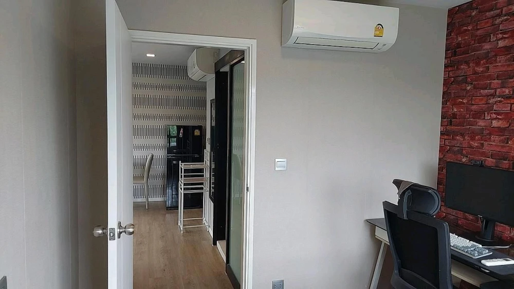 For rent: Kave Town Space, 3rd floor, corner unit, fully furnished, very comfortable. Book now, don't miss out!