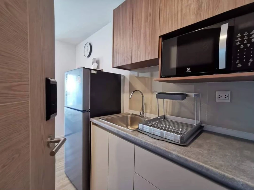 For rent: Kave Town Space, 7th floor, outside view, partitioned room, fully furnished, reserve now, hurry!