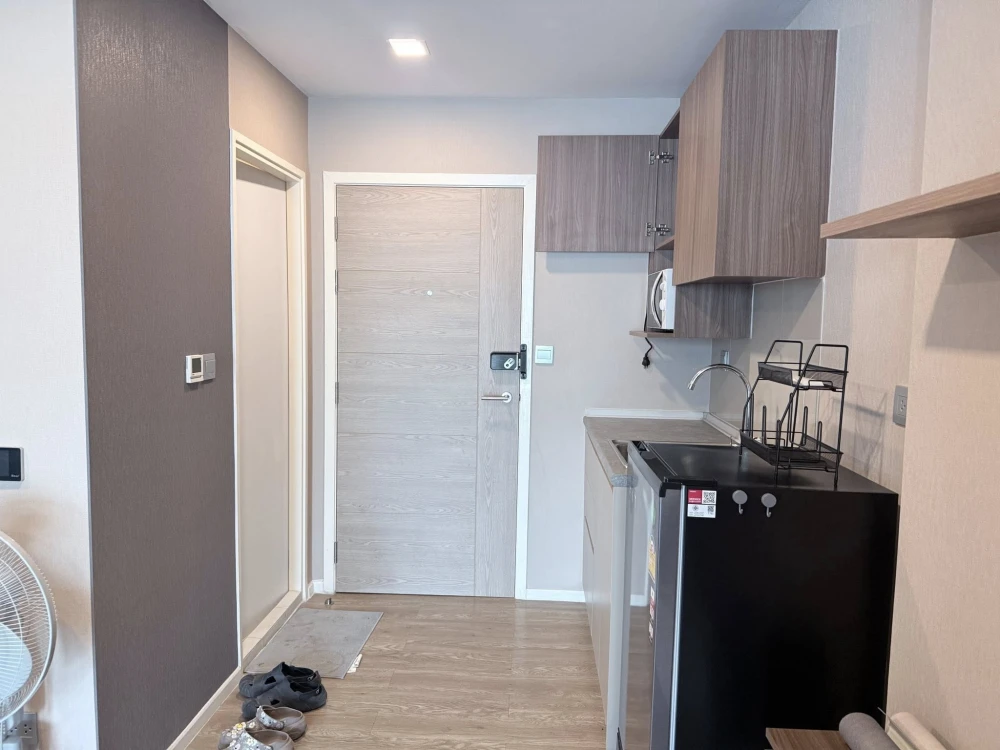 Kave Town Space for rent, 7th floor. Interior view, fully furnished, very livable. Book now!