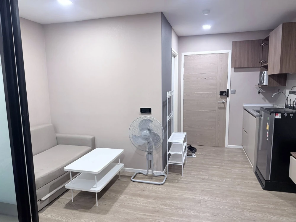 Kave Town Space for rent, 7th floor. Interior view, fully furnished, very livable. Book now!