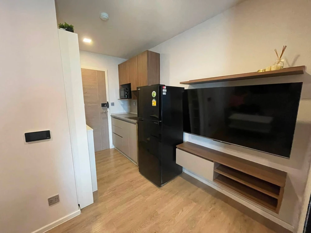 Kave Town Space for rent, 8th floor. Fully furnished with appliances. Just bring your suitcase and move in!