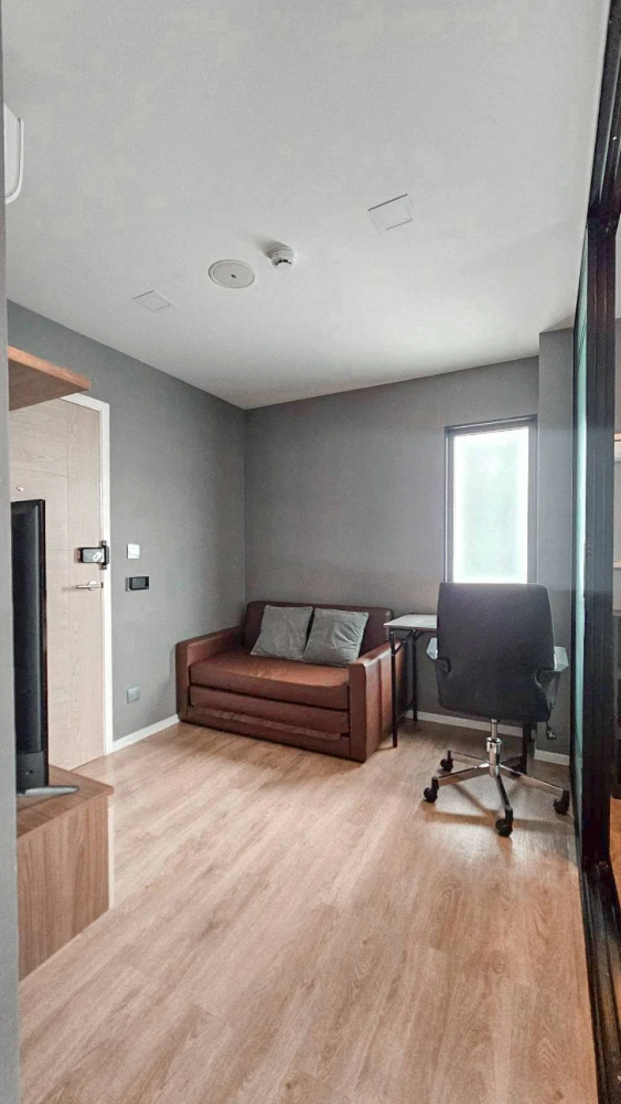 For rent: KAVE TOWN SPACE, corner room, not crowded, complete electrical appliances, book now.