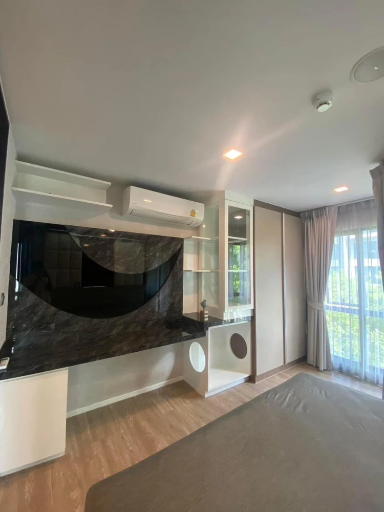 Kave Town Space for rent. Beautifully decorated and fully furnished, with a high-quality built-in headboard. You'll regret missing out!
