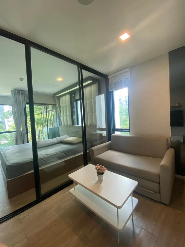 Kave Town Space for rent. Beautifully decorated and fully furnished, with a high-quality built-in headboard. You'll regret missing out!