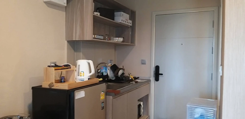 For rent: Kave TU, 5th floor, city view, partitioned room, fully furnished, ready to move in. If interested, hurry and reserve now. Don't miss out!
