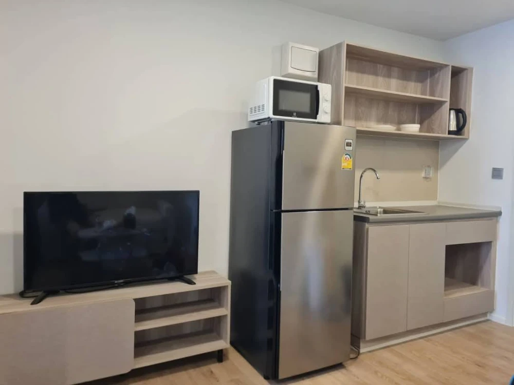 For rent Kave TU 6th floor, beautiful swimming pool view, quiet and not hot, with quality mattress, hurry and reserve now.