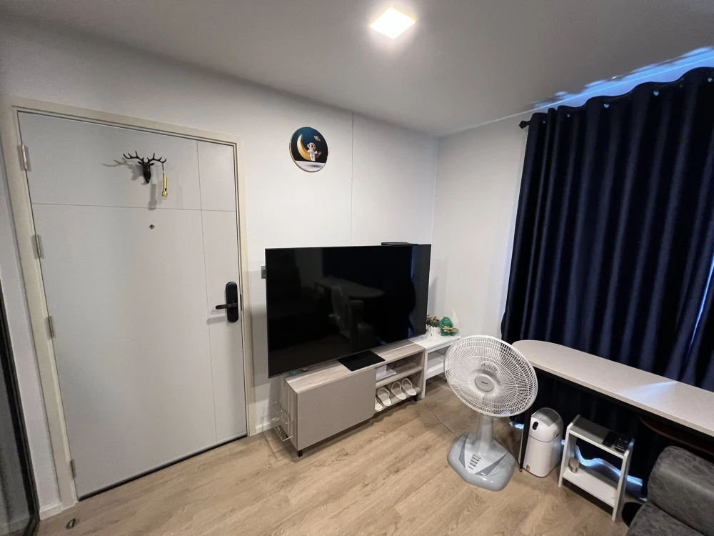 Kave TU condo for rent, 7th floor, pool view, fully furnished. Book now!