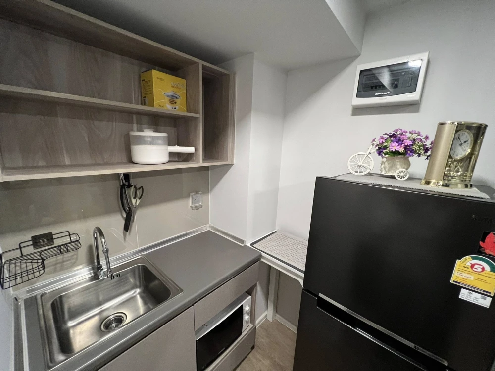 Kave TU condo for rent, 7th floor, pool view, fully furnished. Book now!