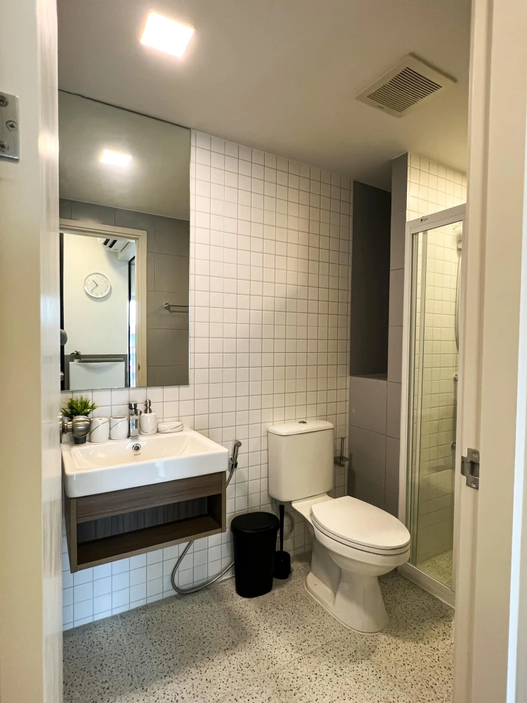 Kave TU condo for rent, 8th floor, pool view, fully furnished. Book now, don't miss out!