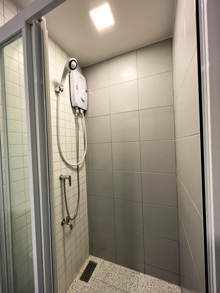 Kave TU condo for rent, 8th floor, pool view, fully furnished. Book now, don't miss out!