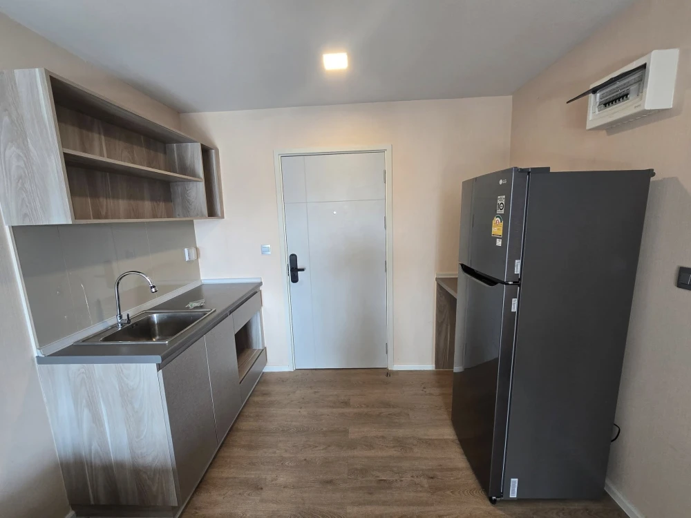 For rent: Kave TU, 8th floor, pool view, fully furnished, nice to live in. If interested, hurry and reserve before it's gone.