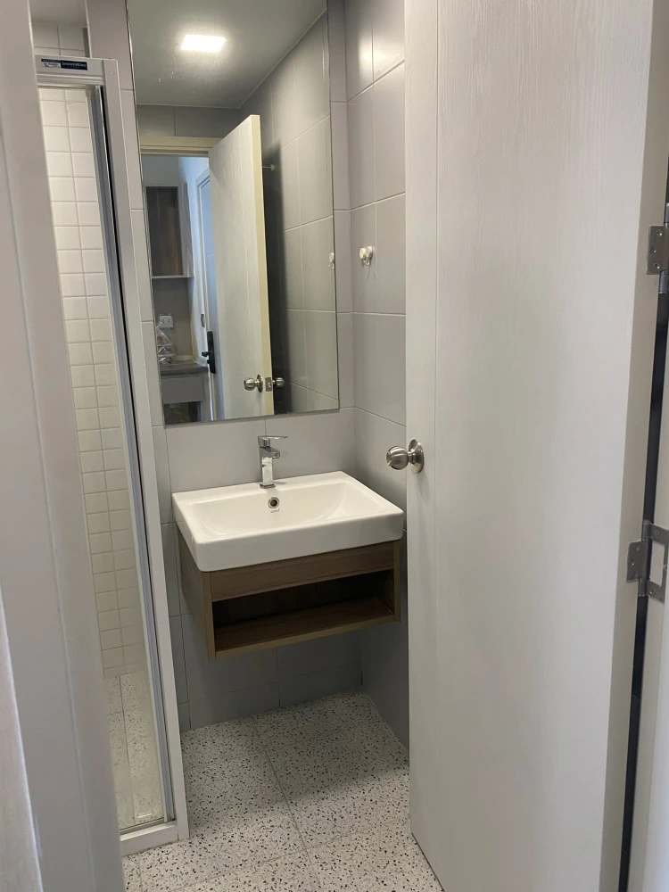 Kave TU condo for rent, 8th floor. Nice, fully furnished. Book now! Don't miss out!