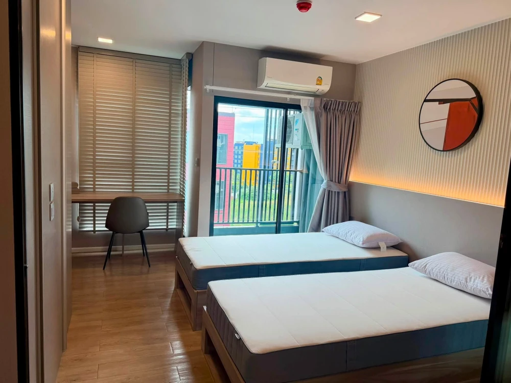 Kave TU condo for rent. Nice, fully furnished room in a great location with a pool view. Just bring your bags and move in!