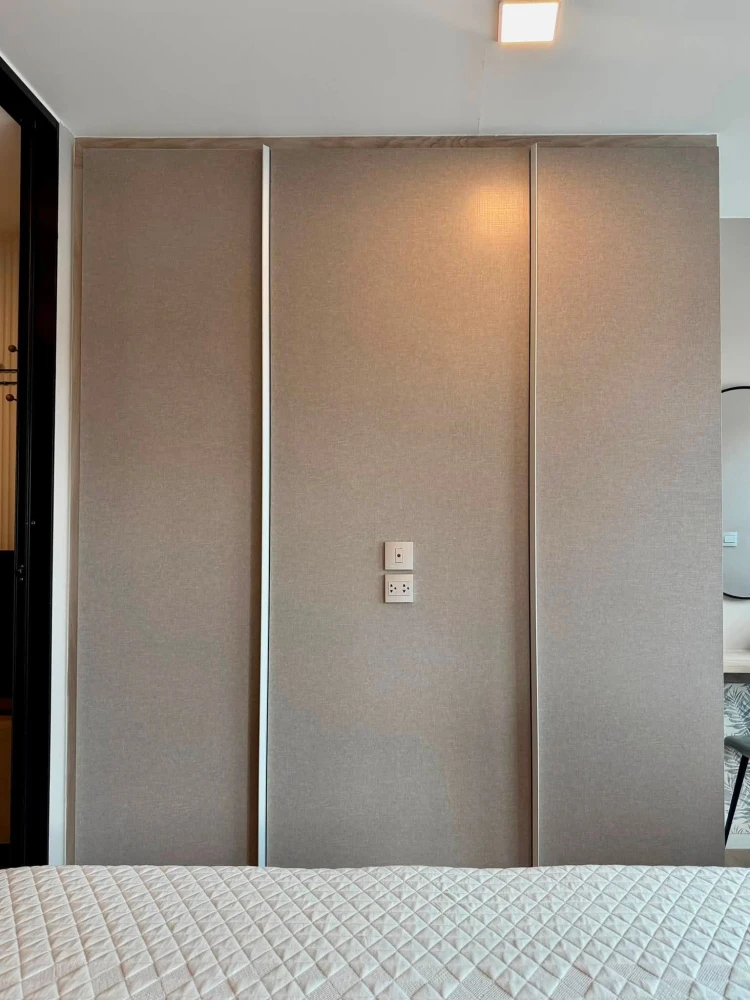 Kave TU condo for rent. Nice, fully furnished room in a great location with a pool view. Just bring your bags and move in!