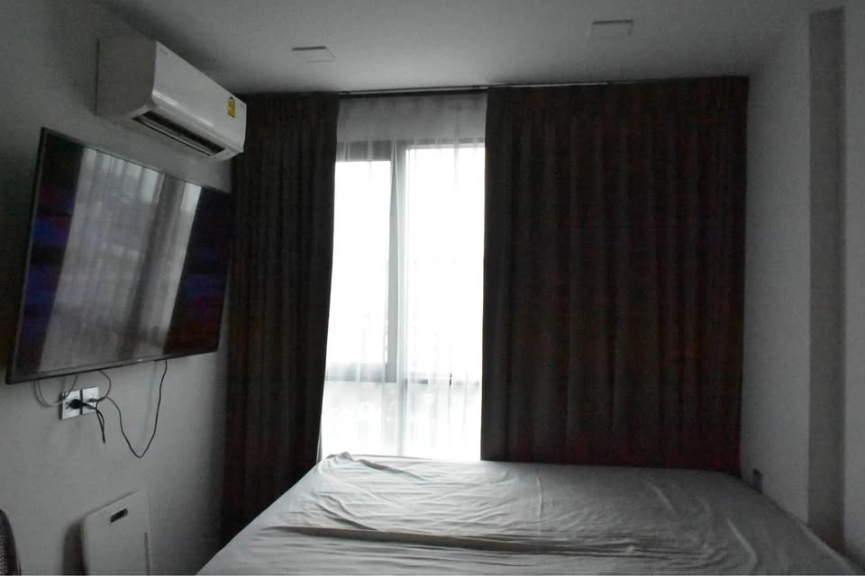 For rent: Kave TU, Building A, 7th floor, room facing Thammasat University, fully furnished, hurry and reserve now.