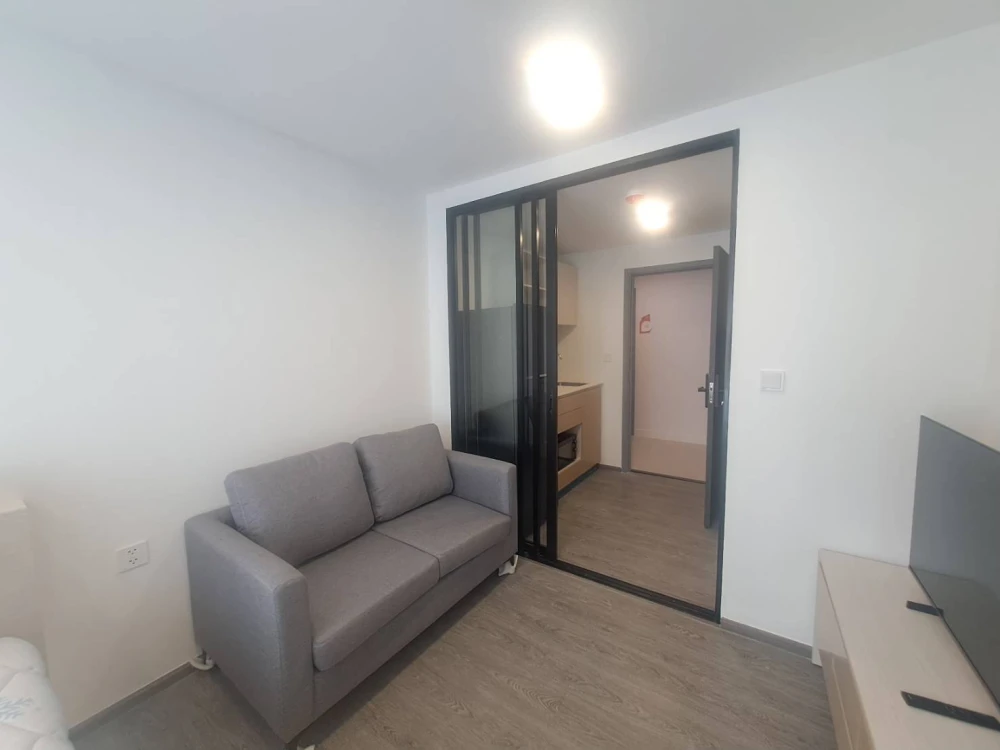 Kave Wonderland condo for rent, 4th floor, overlooking Chiang Rak Road. Book now, don't miss out!