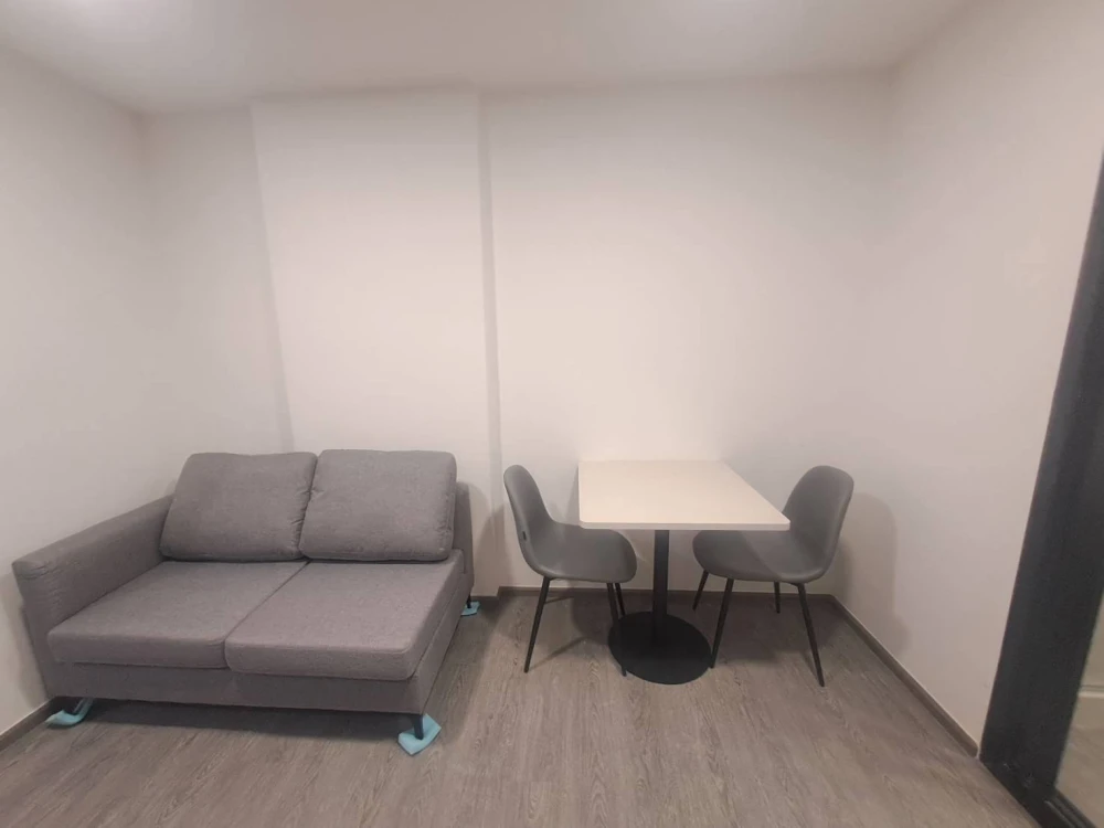 Kave Wonderland condo for rent, 4th floor, overlooking Chiang Rak Road. Book now, don't miss out!