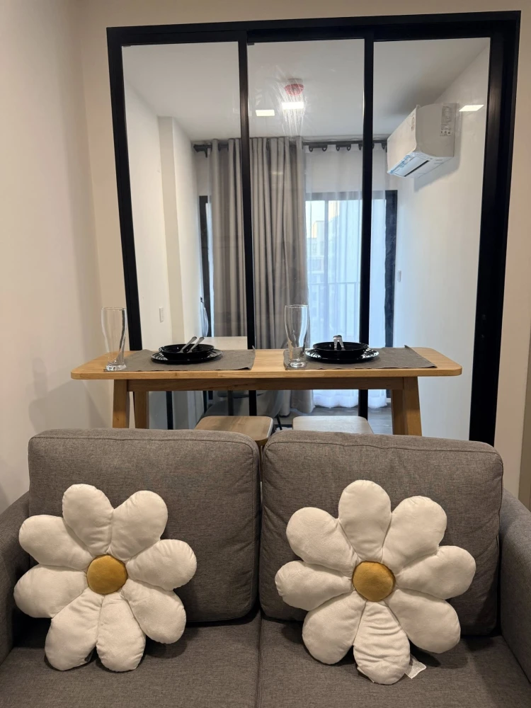 For rent: Kave Wonderland, 6th floor, overlooking the project's pool and garden. Fully furnished and ready to move in. Book now!