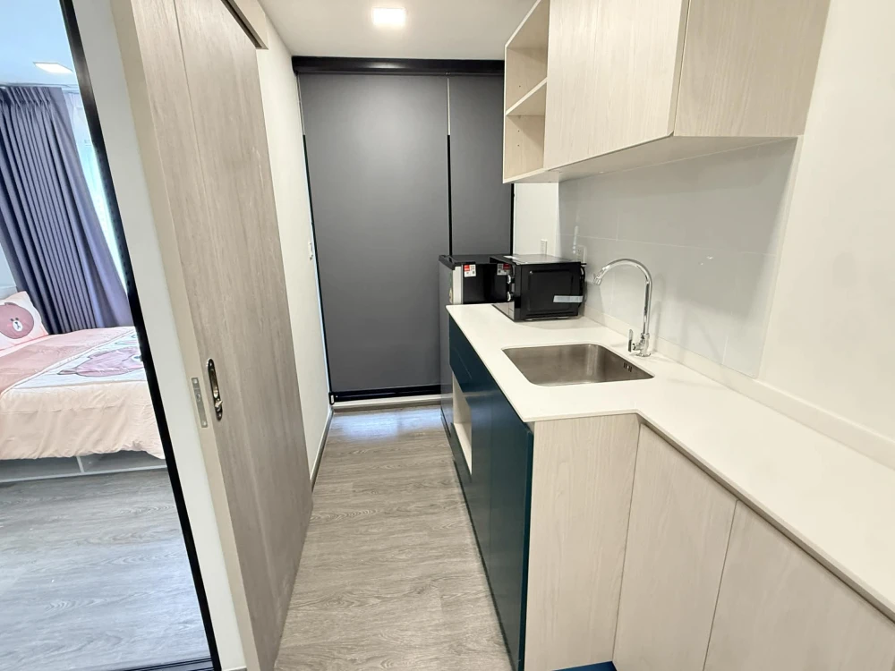 Kave Wonderland condo for rent, 6th floor, corner unit, exterior view, fully furnished. Book now! Limited time offer!
