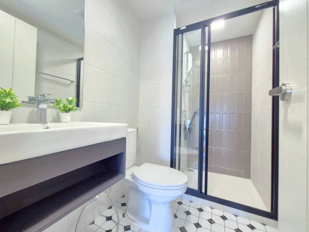 Kave Wonderland condo for rent, 7th floor. Nice and fully furnished. Book now!