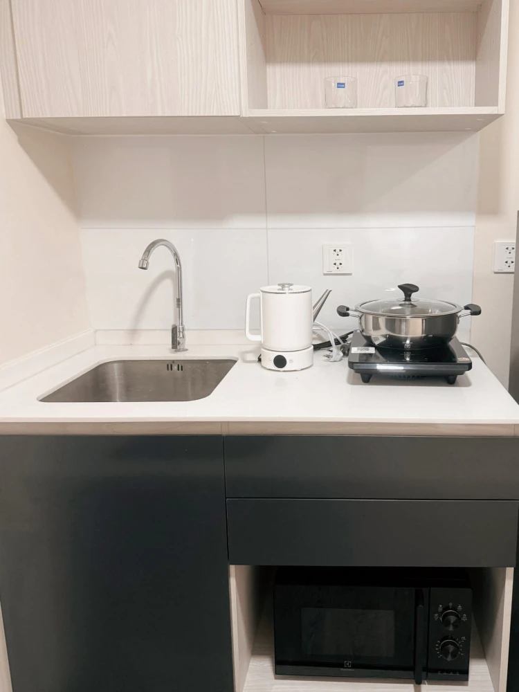 Kave Wonderland condo for rent. Beautiful pool view room, fully furnished. Book now!