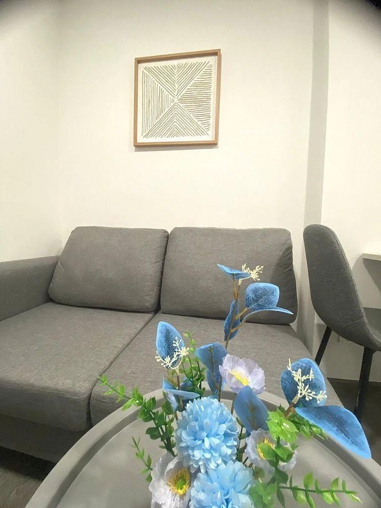 Kave Wonderland condo for rent, 8th floor. Beautifully decorated with a consistent color scheme and fully furnished. Book now!