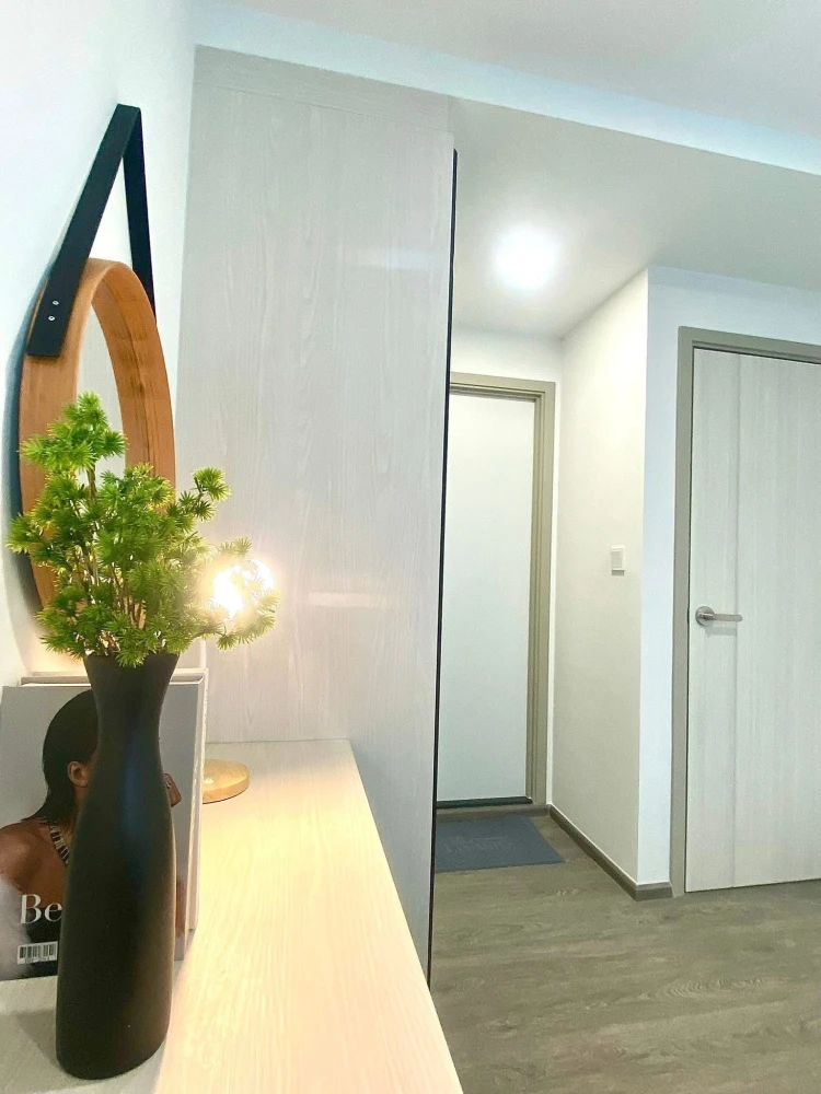 Kave Wonderland condo for rent, 8th floor. Beautifully decorated with a consistent color scheme and fully furnished. Book now!