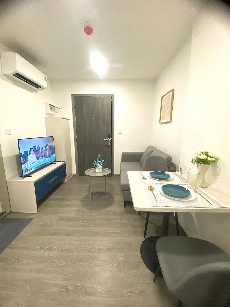 Kave Wonderland condo for rent, 8th floor. Beautifully decorated with a consistent color scheme and fully furnished. Book now!