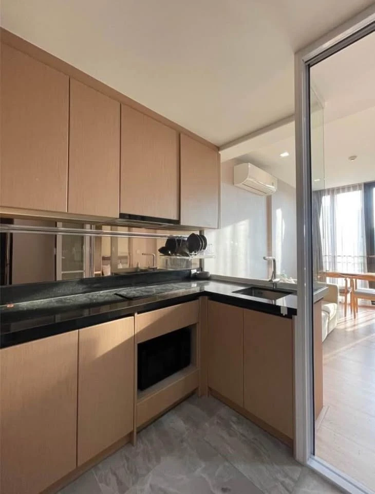 For rent: Kawa Haus On Nut 77, has built-in furniture, the whole room is complete, has complete electrical appliances. You will regret it if you miss
