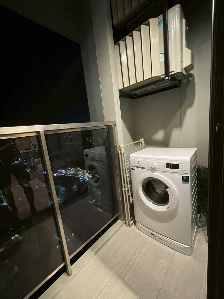 For rent: KEEN Centre Sriracha, 1 bedroom, 1 bathroom, decorated in a cool theme, comes with complete furniture. Reserve now!