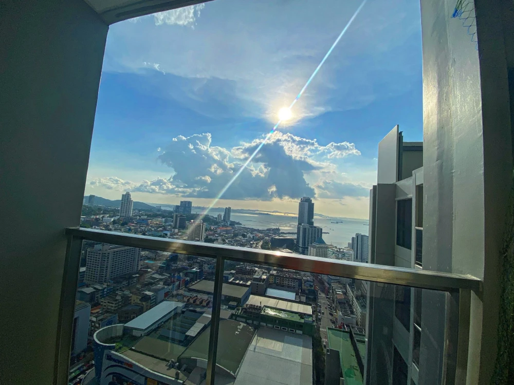 For rent: KEEN Centre Sriracha, 1 bedroom, 1 bathroom, good location, beautiful sea view, not blocked, hurry and reserve now!