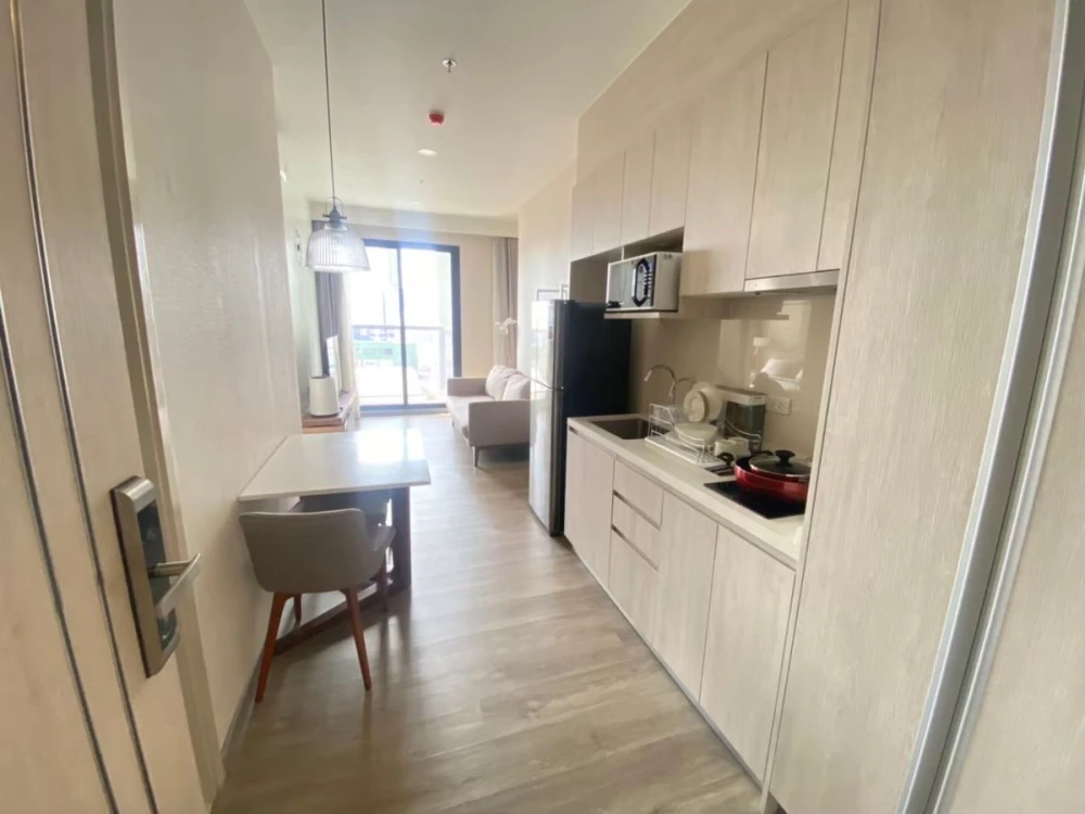For rent: KEEN Centre Sriracha, 12th floor, sea view, beautiful room, fully furnished, comfortable, book now, don't miss out.