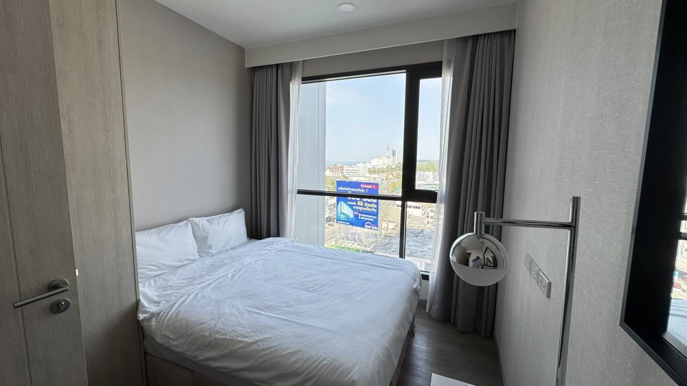 For rent: KEEN Centre Sriracha, ready-to-move-in unit, high floor, sea view, spacious and comfortable. Book now!