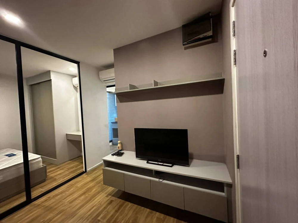 For rent: Kensington Laemchabang - Sriracha. Corner unit offering privacy, fully furnished, pool view. Don't miss out!