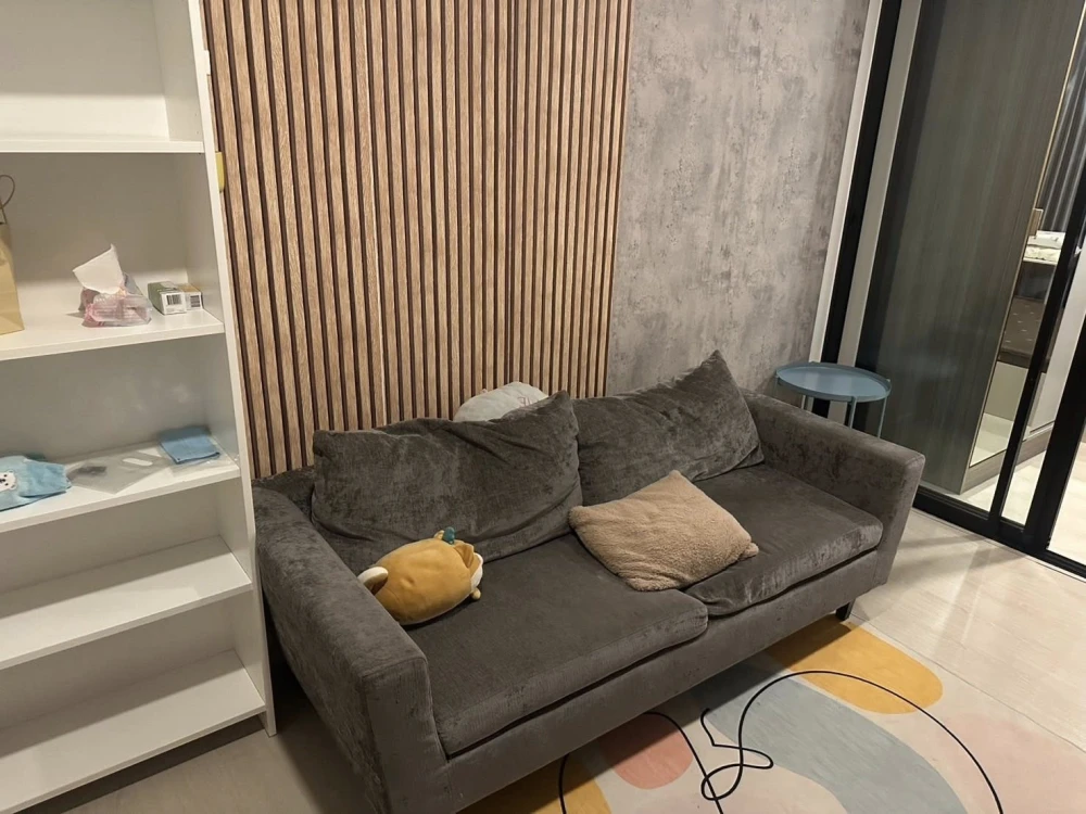 For rent: Kensington Phaholyothin 63, 1 bedroom, 1 bathroom. High-quality built-in wall cabinets and fully furnished. Just bring your bags and move in