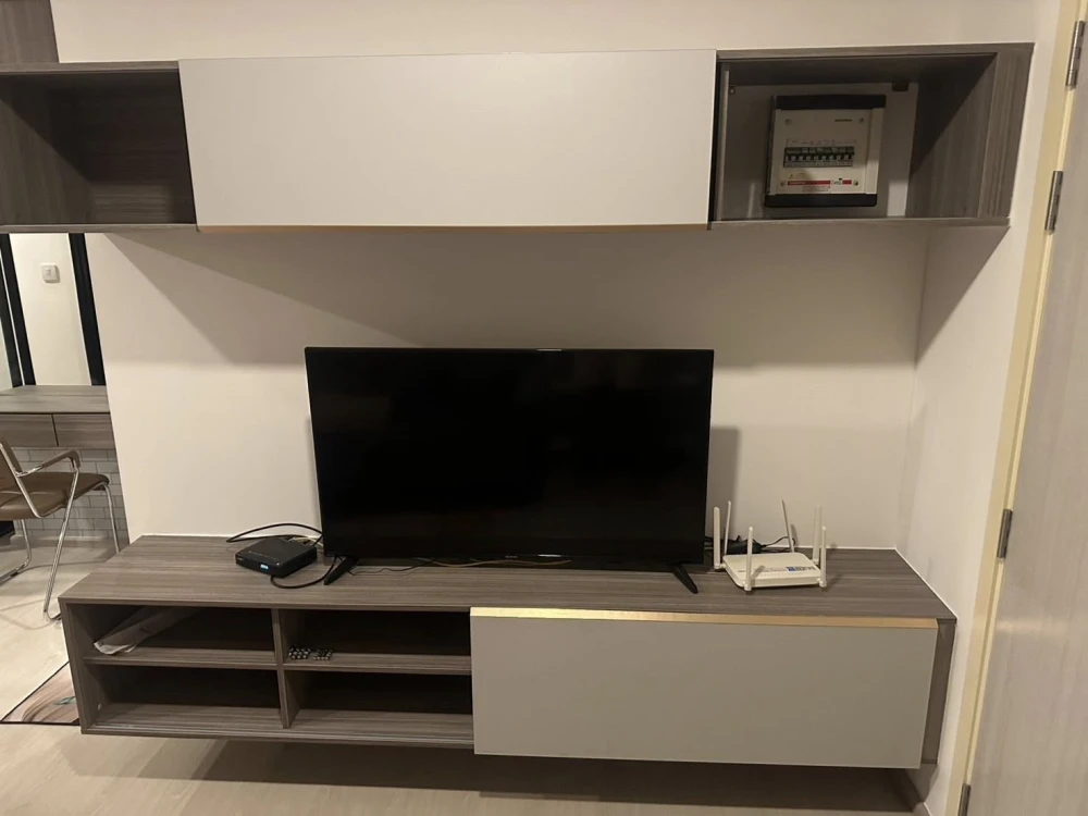 For rent: Kensington Phaholyothin 63, 1 bedroom, 1 bathroom. High-quality built-in wall cabinets and fully furnished. Just bring your bags and move in