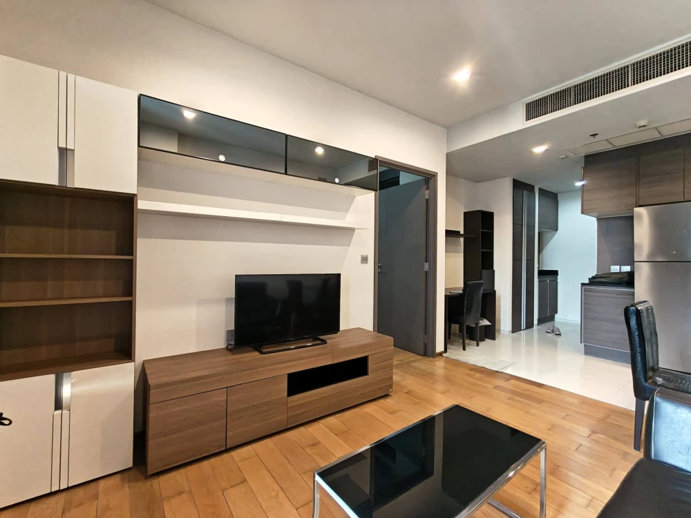 For rent: Keyne by Sansir, spacious room with ample living space, great view, privacy, and all amenities you need. Book now!