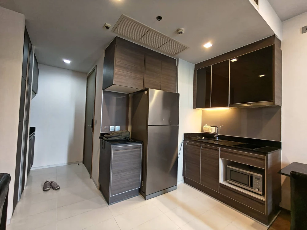 For rent: Keyne by Sansir, spacious room with ample living space, great view, privacy, and all amenities you need. Book now!