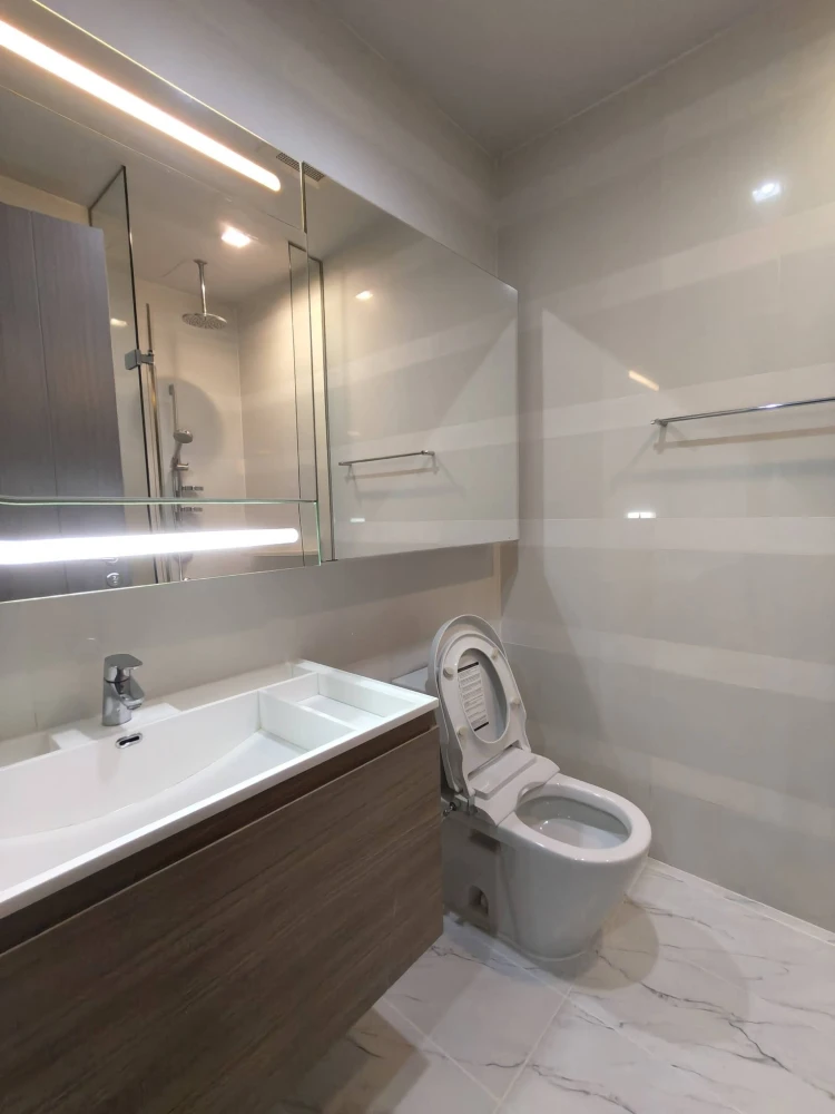 For rent: Keyne by Sansir, spacious room with ample living space, great view, privacy, and all amenities you need. Book now!