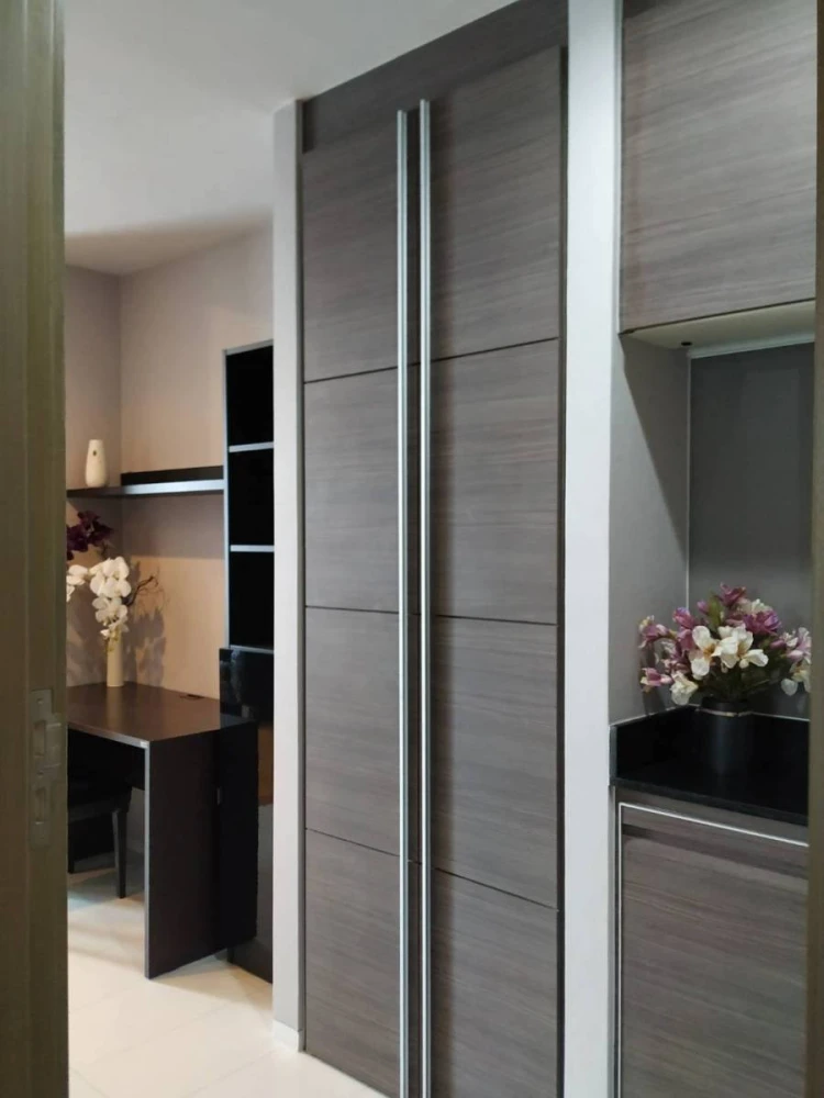 For rent: Keyne by Sansir, spacious room with ample living space, great view, privacy, and all amenities you need. Book now!