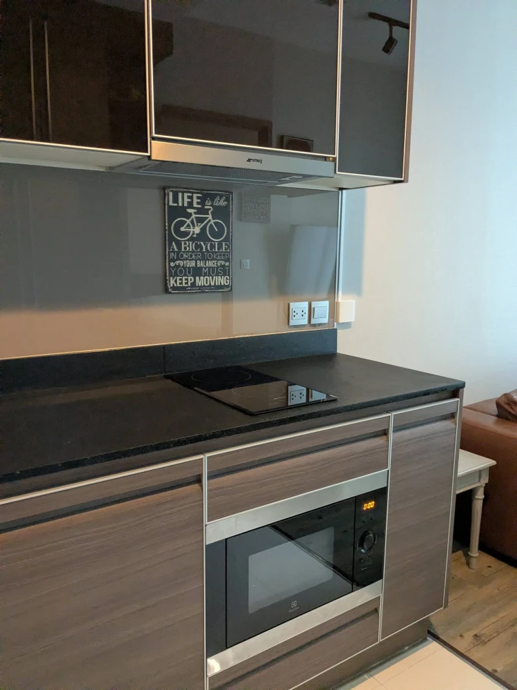 For rent: Keyne By Sansiri, 33 sq.m., 9th floor. A luxurious and comfortable condo near the BTS station. The best lifestyle in the heart of Bangkok.