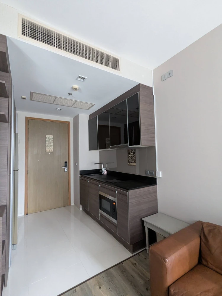 For rent: Keyne By Sansiri, 33 sq.m., 9th floor. A luxurious and comfortable condo near the BTS station. The best lifestyle in the heart of Bangkok.